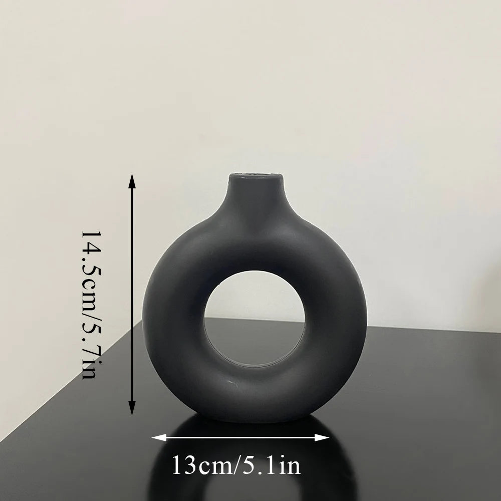 Minimalist Black Plastic Vase – Donut Shape for Wedding & Home Decor