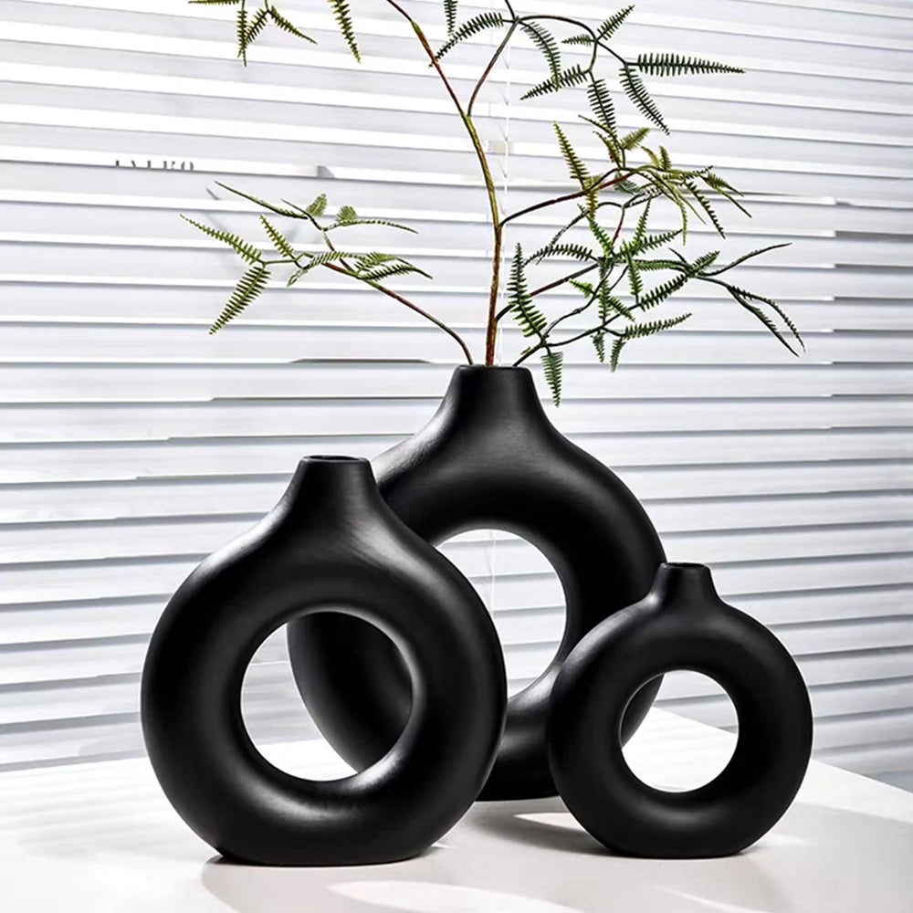 Minimalist Black Plastic Vase – Donut Shape for Wedding & Home Decor