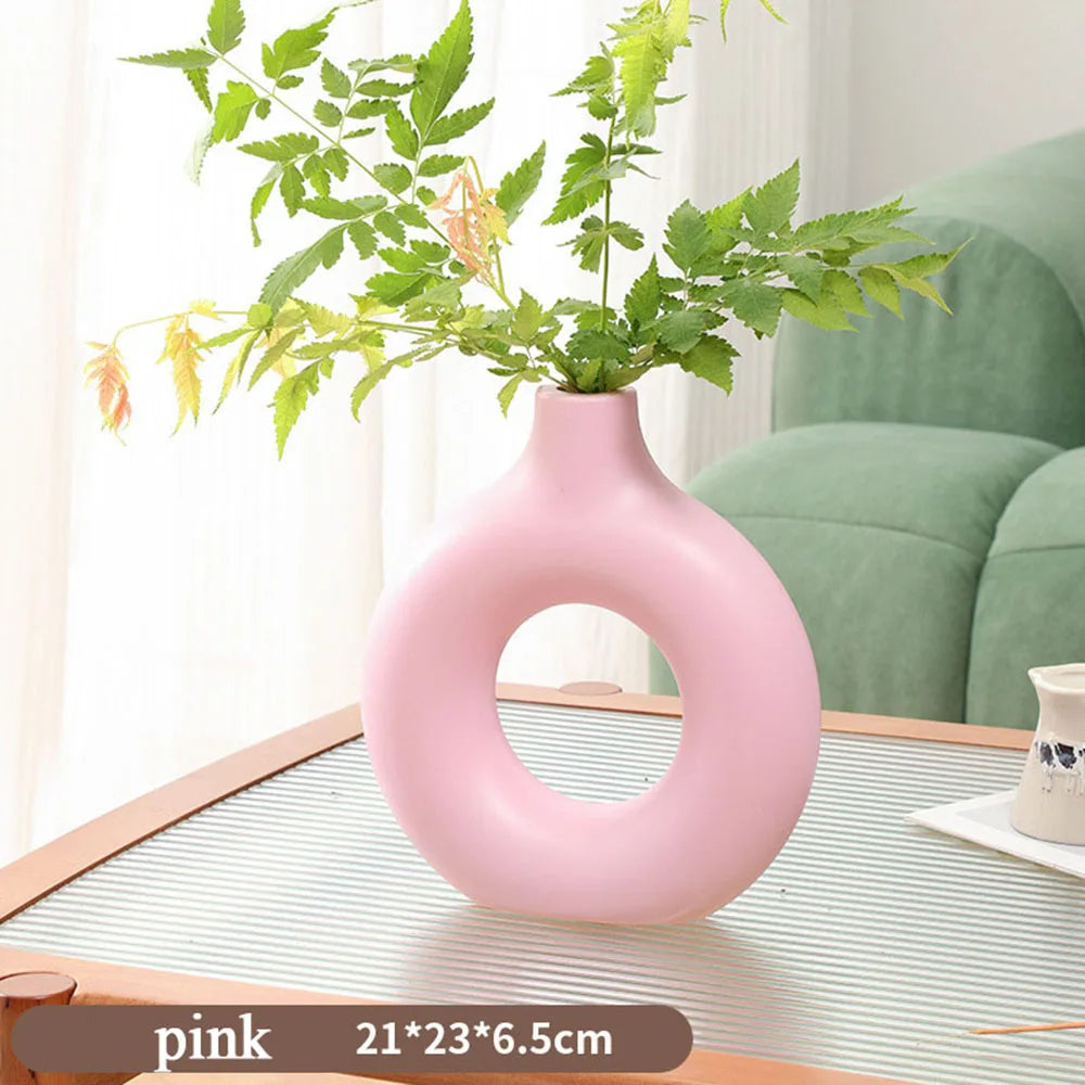 Minimalist Black Plastic Vase – Donut Shape for Wedding & Home Decor